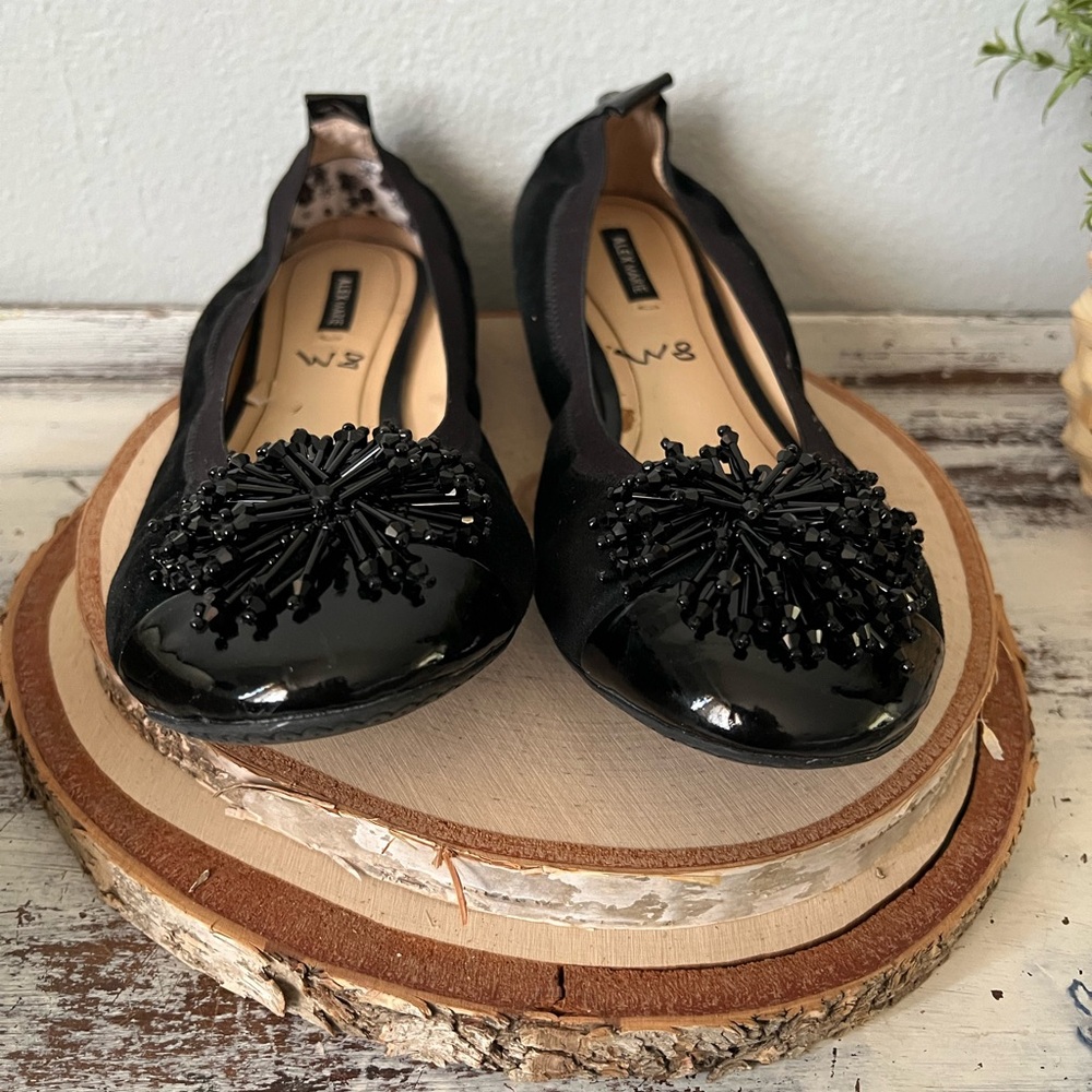 ✨SOLD✨ Alex Marie Shoes Black Leather Ballet Flats Size 8 Beaded Pom Pom - Picture 4 of 9